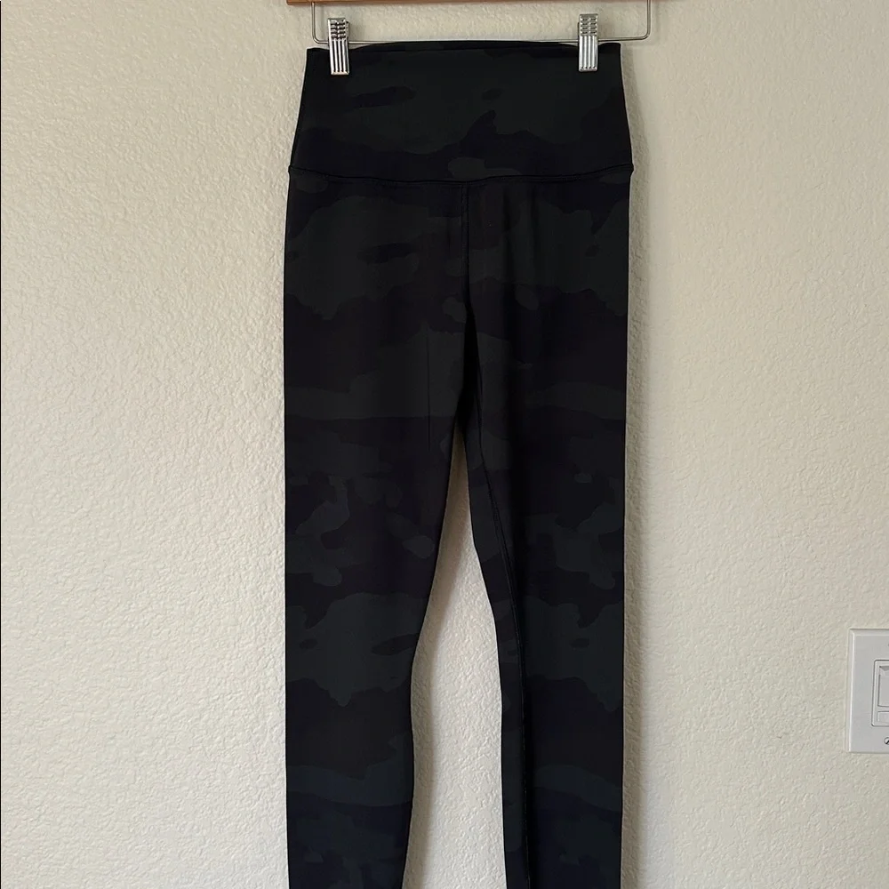 ALO Yoga elevate your